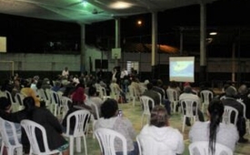 Moradores dos núcleos Nhapium e São Pedro participam de reunião para início da regularização fundiária 