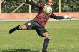 Goleiro do Sub-20 do Grêmio Barueri, Luiz Guilherme comemora título da Paulista Cup