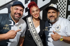 Sandra Gonçalves é aclamada musa da Embaixada do Santos F.C. em Cubatão