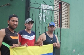 Grupo de venezuelanos refugiados do regime de Maduro vivem e trabalham em Cubatão