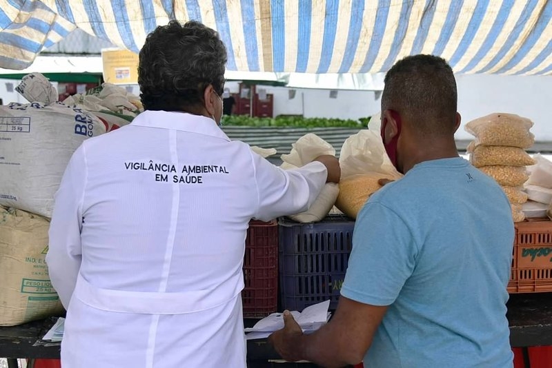 Feira-livre e agências bancárias são alvos de fiscalização pelo cumprimento da Fase Emergencial