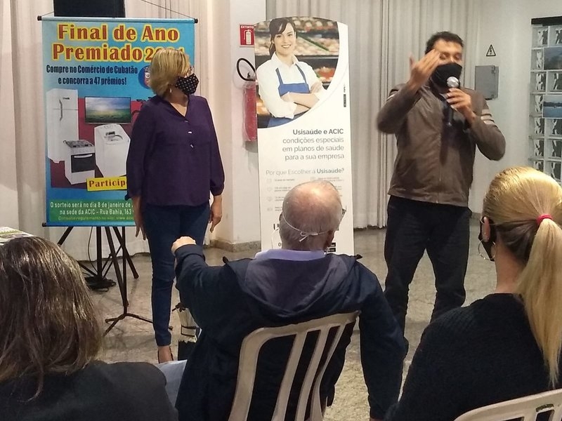 Palestra sobre Captação de Recursos para o Turismo atrai bom número de comerciantes na ACIC