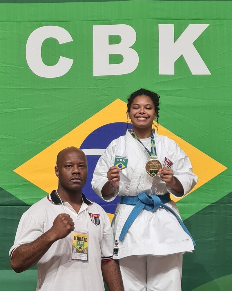 Luiza Alves, de 15 anos, também conquistou seu primeiro ouro no CBK (Campeonato Brasileiro de Karate)