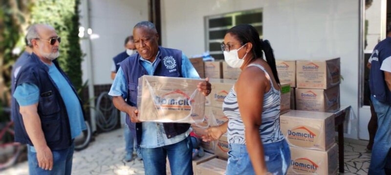 Sindicato dos Químicos doa cestas básicas aos mais necessitados na Baixada Santista