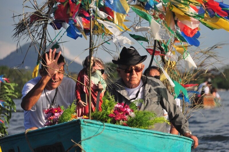 Encontro dos Pescadores tem procissão de barcos pelo Rio Cubatão